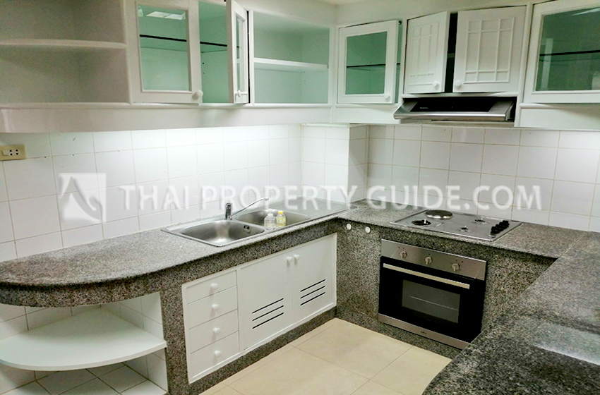 House with Shared Pool in Sukhumvit 